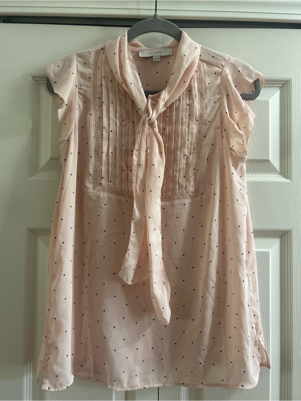 Loft Blouse Women’s Size S Pink Black Polka Dot Tie Neck Ruffle Flutter Sleeve